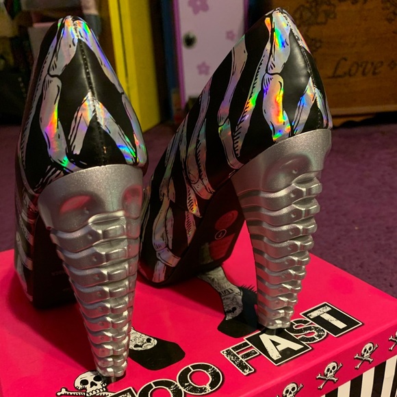 Too Fast Spine Ribcage Heels - Picture 7 of 7
